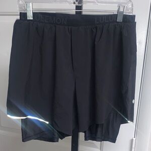 Lululemon athletica built in zoned in 2 in 1 shorts large